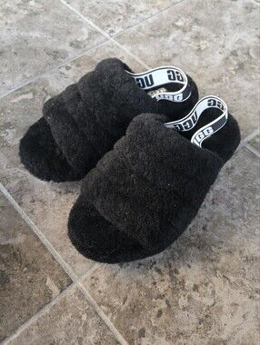 Ugg Fluff Yeah Slippers Black Fur Size 7 Womens